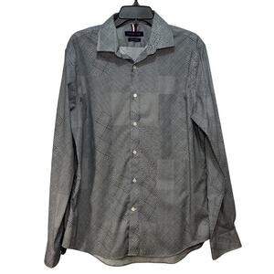 Tommy Hilfiger long sleeve button-down shirt. Size L (34/35)